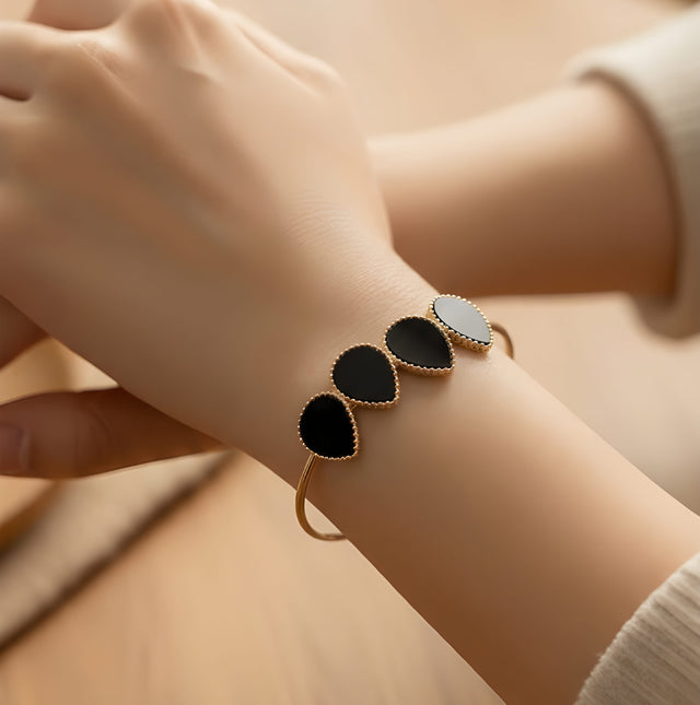NNCB013 ZYN Floral Petal Bracelet