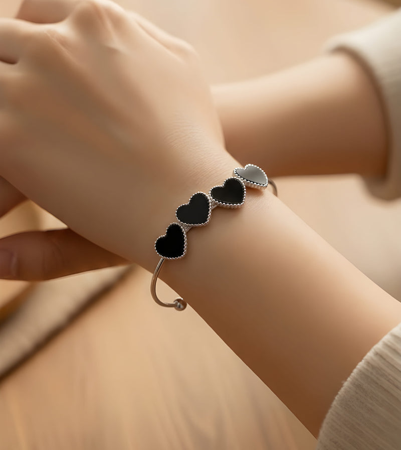 NNCB014 ZYN Heart Charm Bracelet
