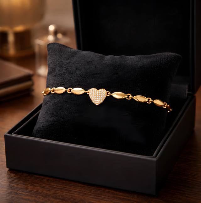 NNCB008 ZYN Crystal Heart Charm Bracelet