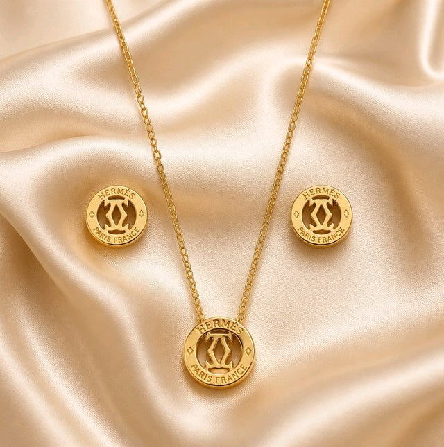 NNPS013 – ZYN Classic Medallion Pendant Set