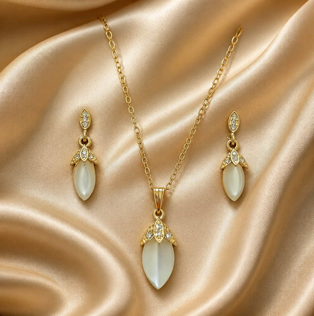 NNPS024 ZYN Ivory Grace Pendant Set