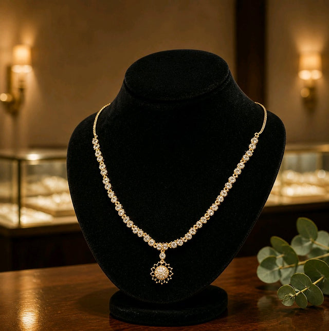NNPN021 – ZYN Crystal Sunburst Necklace