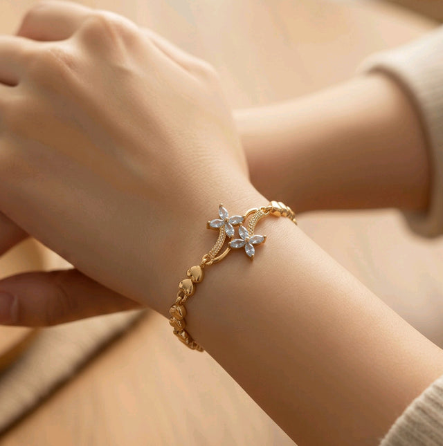 NNCB016 – ZYN Crystal Floral Charm Bracelet