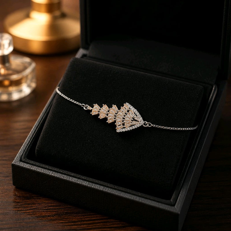 NNCB020 – ZYN Crystal Fan Leaf Bracelet