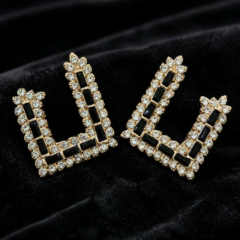 NNEH013 – ZYN Crystal Luxe V Earrings