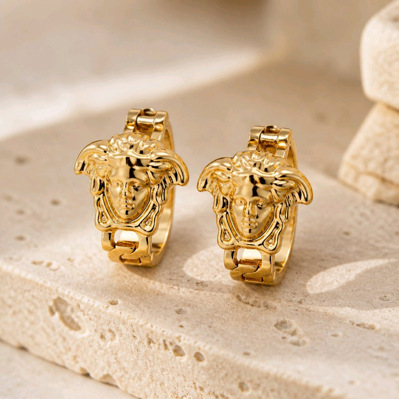 NNEH014 – ZYN Medusa Chain Hoop Earrings