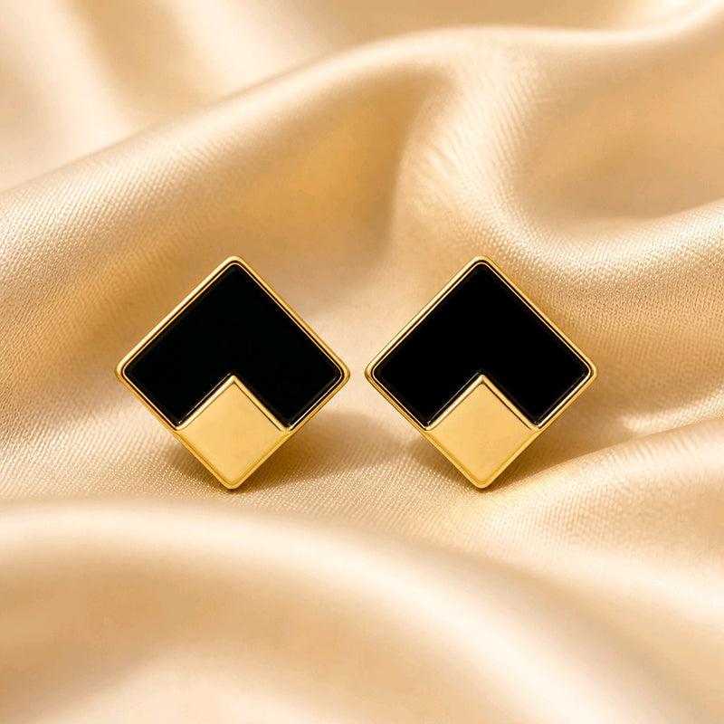 NNET032 – ZYN Noir Chevron Ear Tops