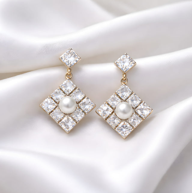 NNED026 ZYN Box & Pearl Drop Earrings