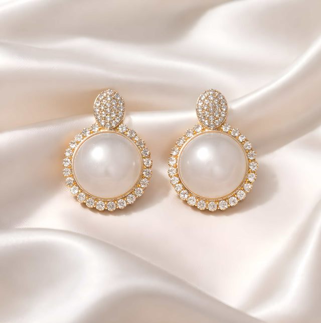 NNET006 ZYN Round Pearl Ear Tops