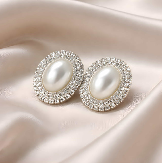 NNET007 ZYN Oval Layer Pearl Ear Tops