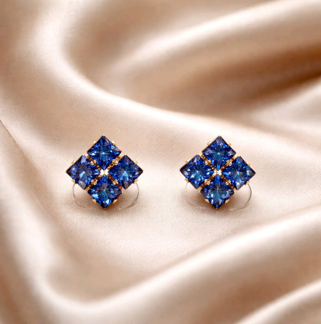 NNET014 ZYN Crystal Cluster Ear Tops