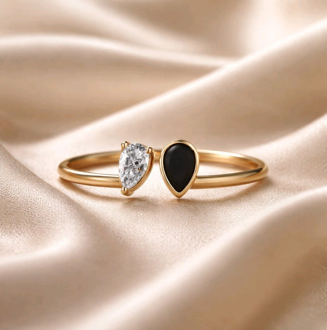 NNGR011 ZYN White/Black Pear Adjustable Ring
