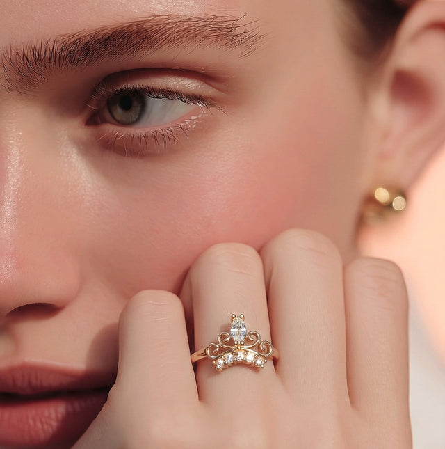 NNGR026 ZYN Cocktail Crown Adjustable Ring