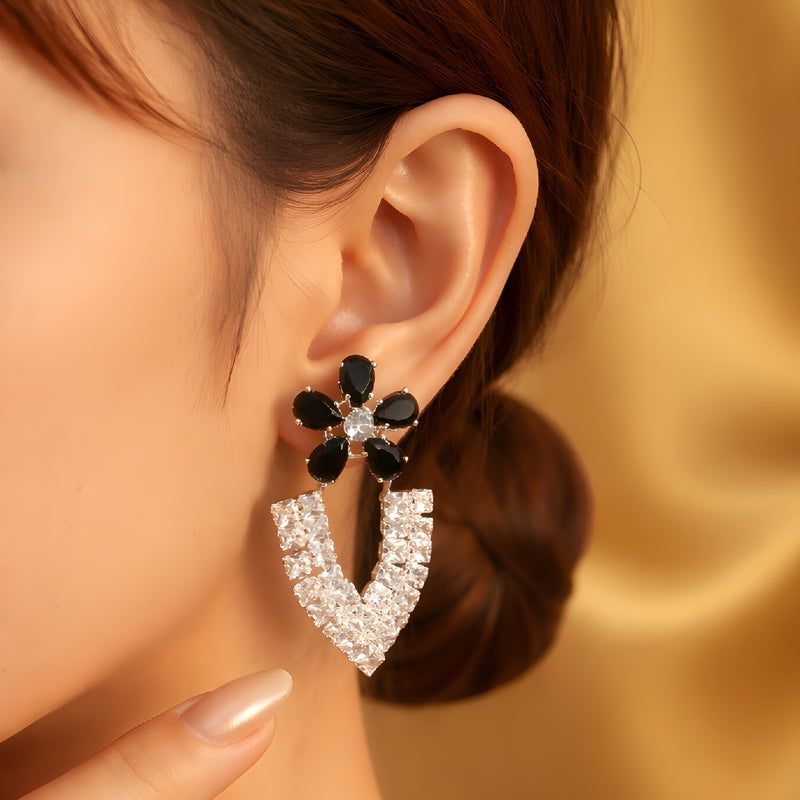 NNET001 ZYN V-Flower Ear Tops – Silver Plated